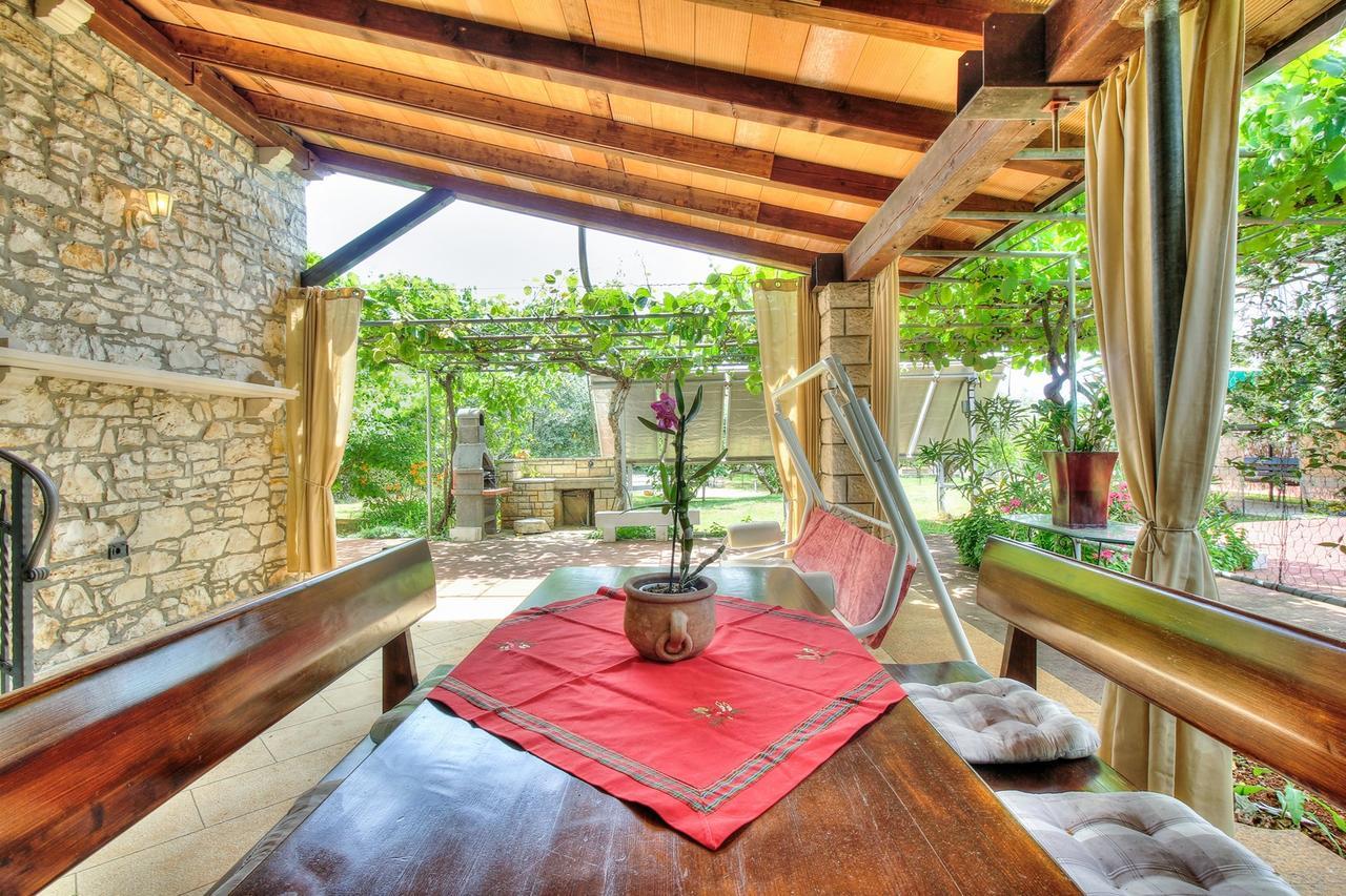 Nadia House With Apartments Zambratija  Pokoj fotografie
