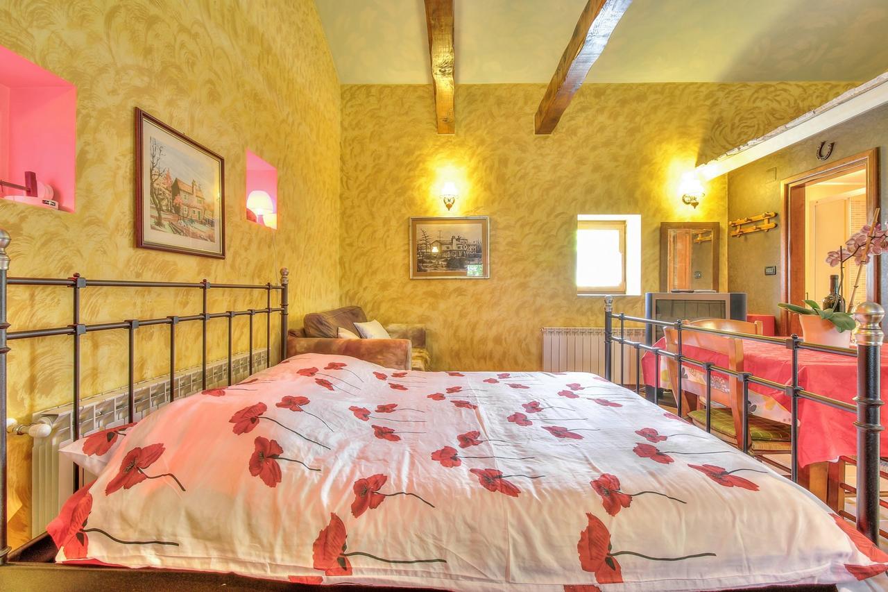Nadia House With Apartments Zambratija  Pokoj fotografie